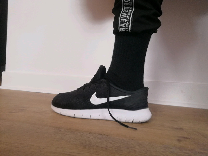 Chaussures Nike free run 39 noir - Vinted