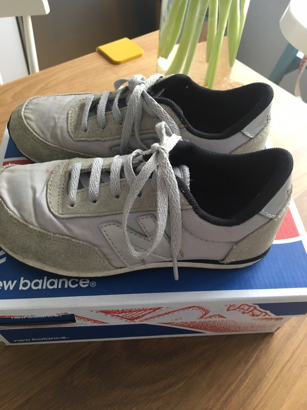 Baskets New Balance enfant, grise, pointure 31 Baskets New Balance enfant, grise, pointure 31