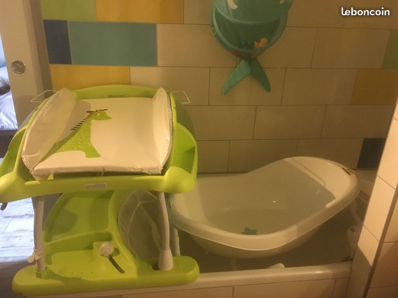 Table à langer amplitude bébé confort + baignoire - Vinted