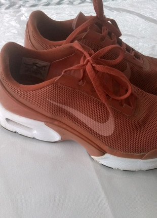nike air max jewell taille 37,5 rouges et grises - Vinted