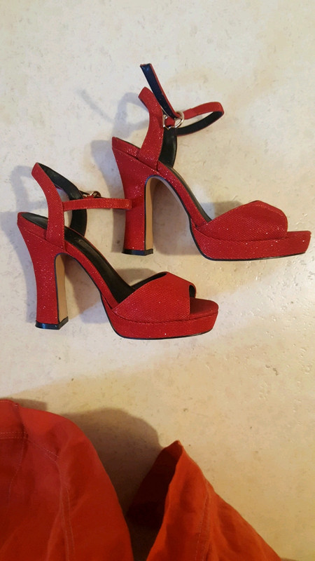 Chaussures éram rouge brillant - Vinted
