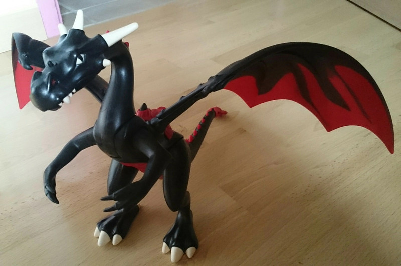Dragon noir et rouge avec flamme lumineuse 4838 Playmobil - Vinted