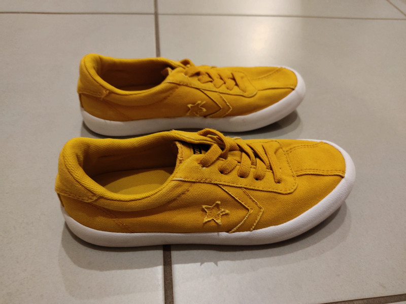 chaussure converse jaune du 33 Baskets basse jaune converse taille 33 - Vinted