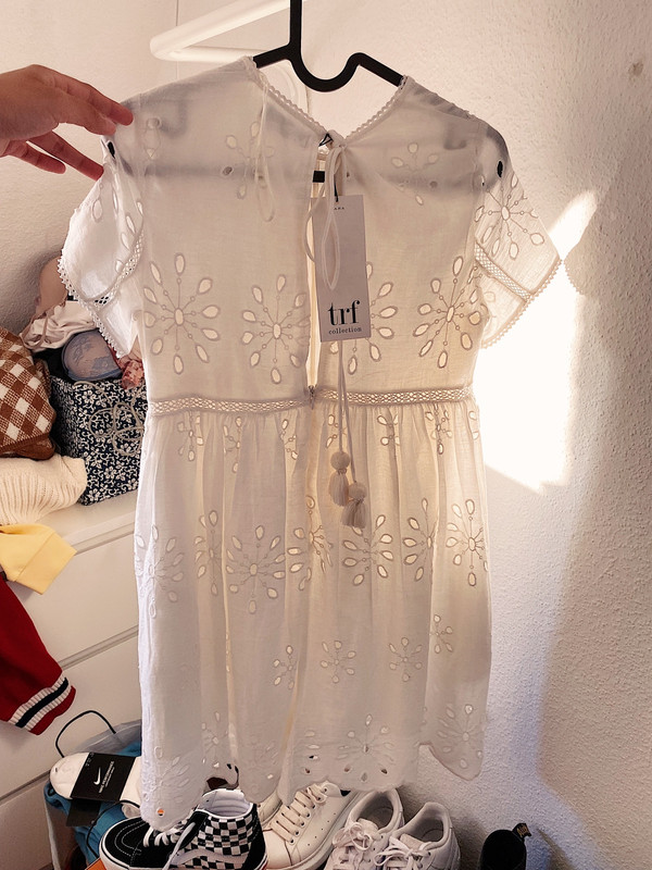 Zara weißes Kleid mit Lochmuster und Hose NEU mit Etikett - Vinted